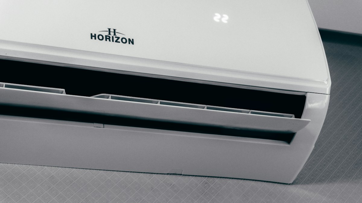 Wall-mounted split air conditioner indoor unit